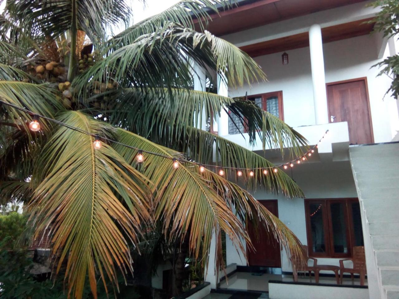 Layback Boutique Surf & Yoga Camp Sri Lanka Weligama Exterior photo