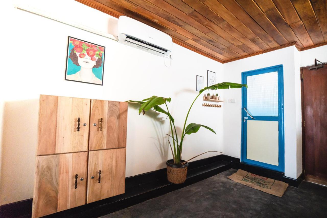 Layback Boutique Surf & Yoga Camp Sri Lanka Weligama Exterior photo