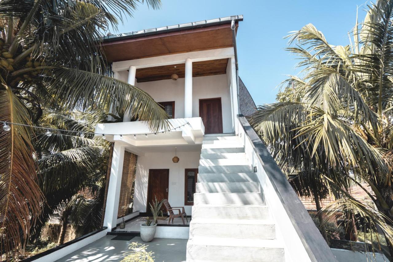 Layback Boutique Surf & Yoga Camp Sri Lanka Weligama Exterior photo