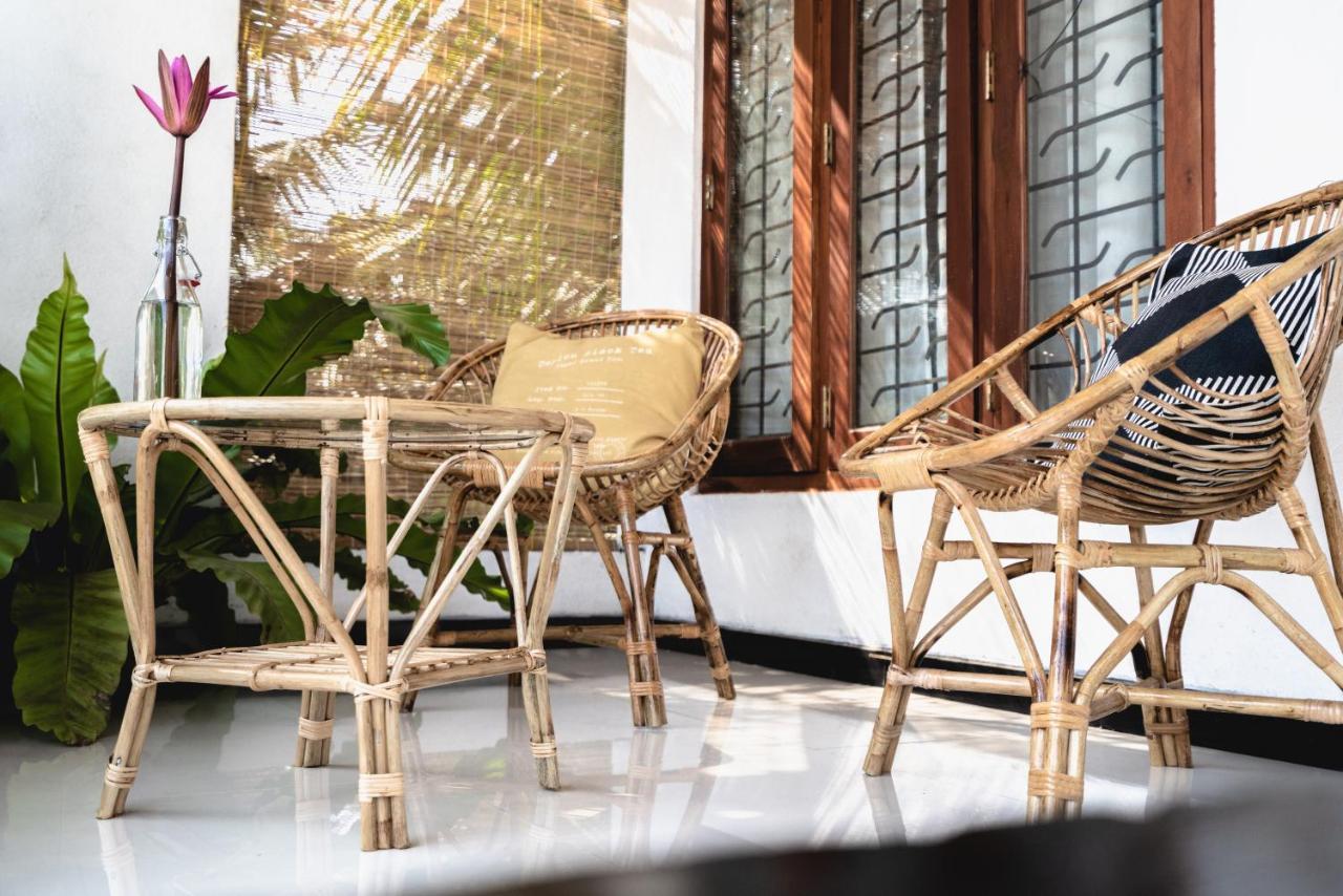 Layback Boutique Surf & Yoga Camp Sri Lanka Weligama Exterior photo