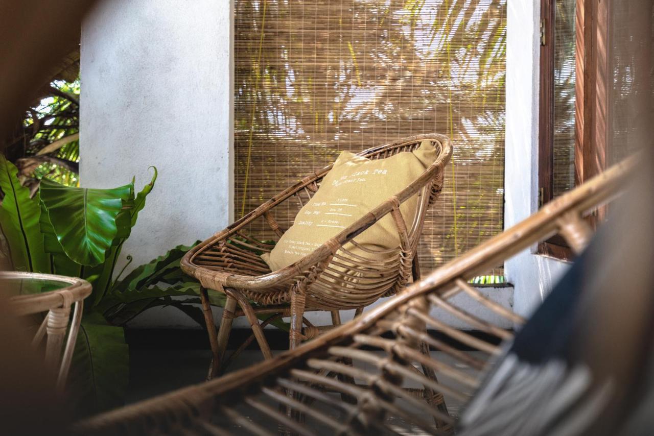 Layback Boutique Surf & Yoga Camp Sri Lanka Weligama Exterior photo