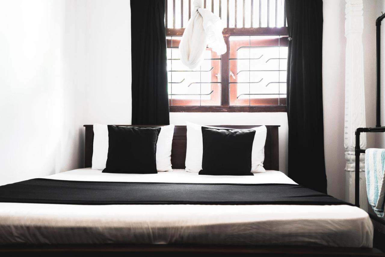 Layback Boutique Surf & Yoga Camp Sri Lanka Weligama Room photo