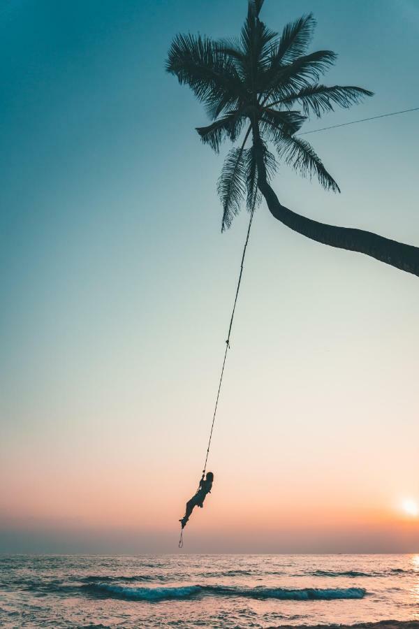 Layback Boutique Surf & Yoga Camp Sri Lanka Weligama Exterior photo
